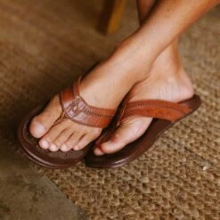 OluKai Hiapo - Rum / Dark Wood -Urban Sneaker Hub 10101 SK63 102