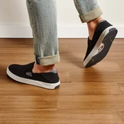 OluKai Lae‘ahi - Black 12 OluKai Lae‘ahi - Black -Urban Sneaker Hub 10443 4040 102 M Lae ahi BlkBlk Web Opt