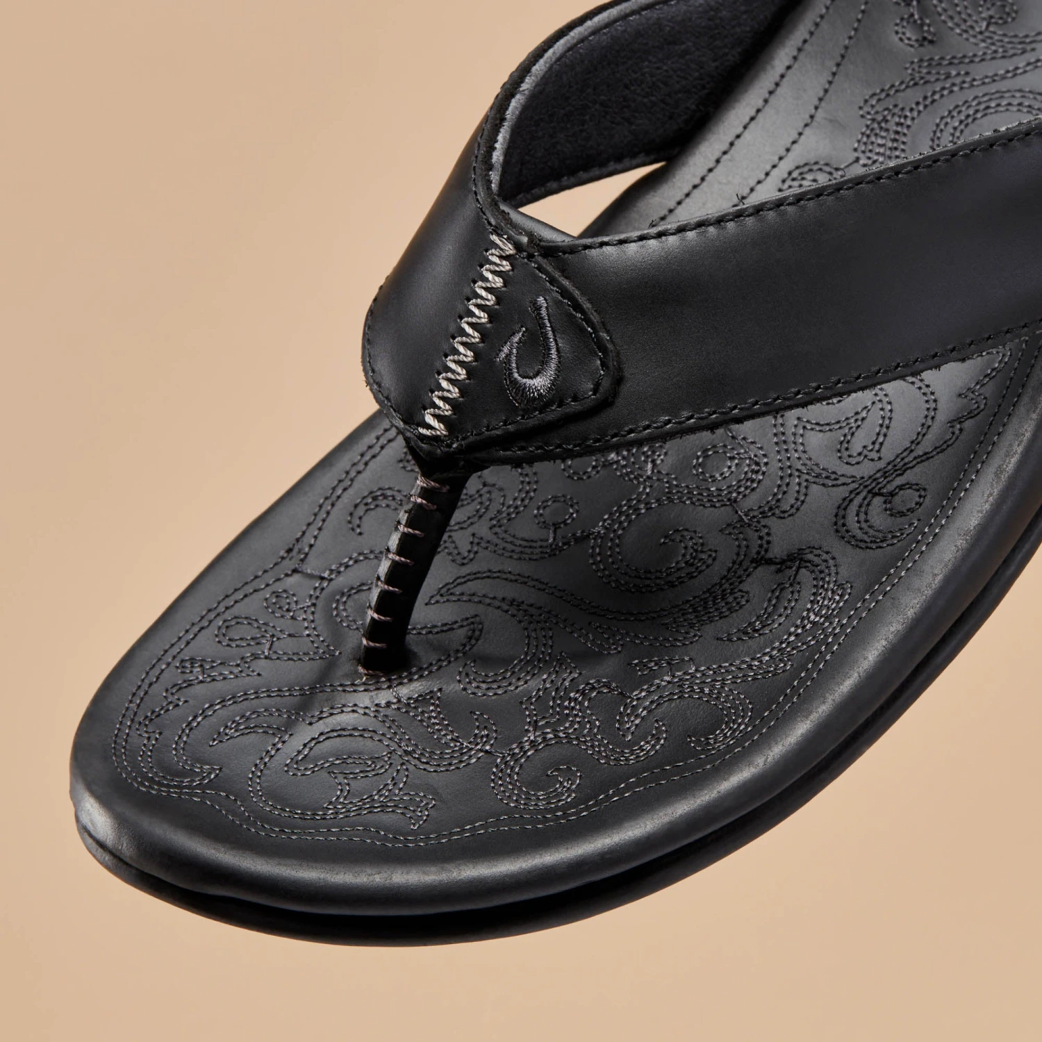 OluKai Mekila - Black 5 OluKai Mekila - Black - Image 3