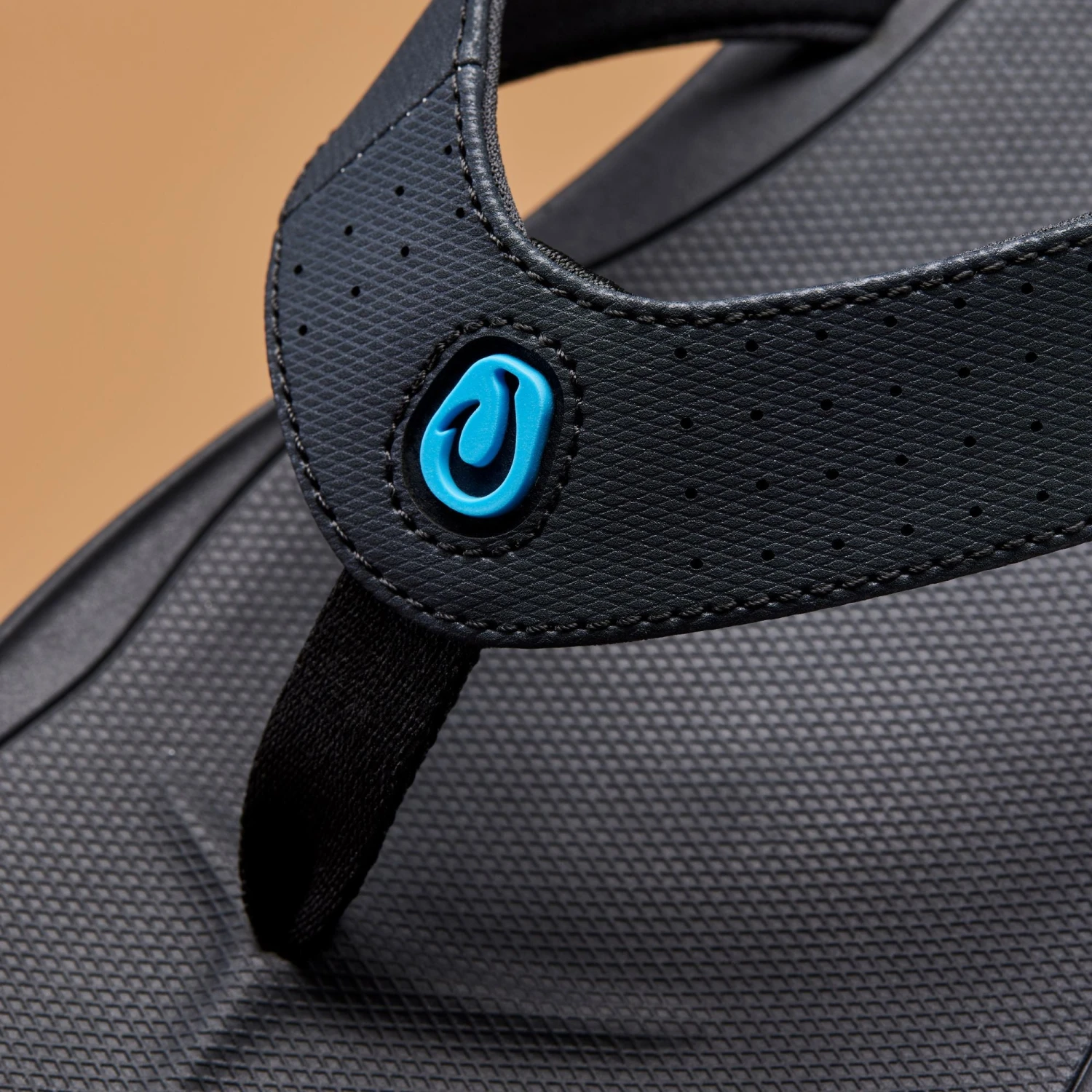 OluKai Ki‘i - Lava Rock / Bold Blue 4 OluKai Ki‘i - Lava Rock / Bold Blue - Image 2