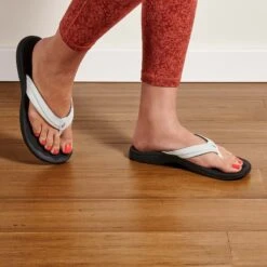 OluKai ‘Ohana - White / Black 12 OluKai ‘Ohana - White / Black -Urban Sneaker Hub 20110 4R40 102 W Ohana WhtBlk Web Opt