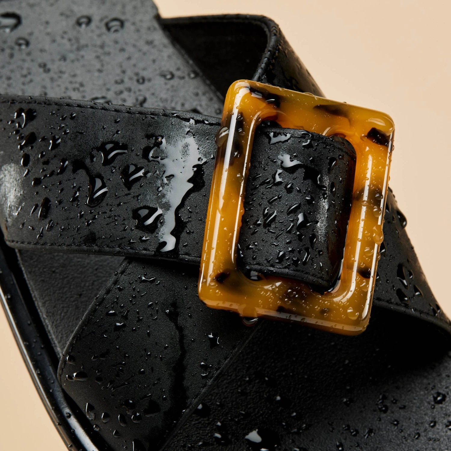 OluKai La‘i Slide - Black 5 OluKai La‘i Slide - Black - Image 3