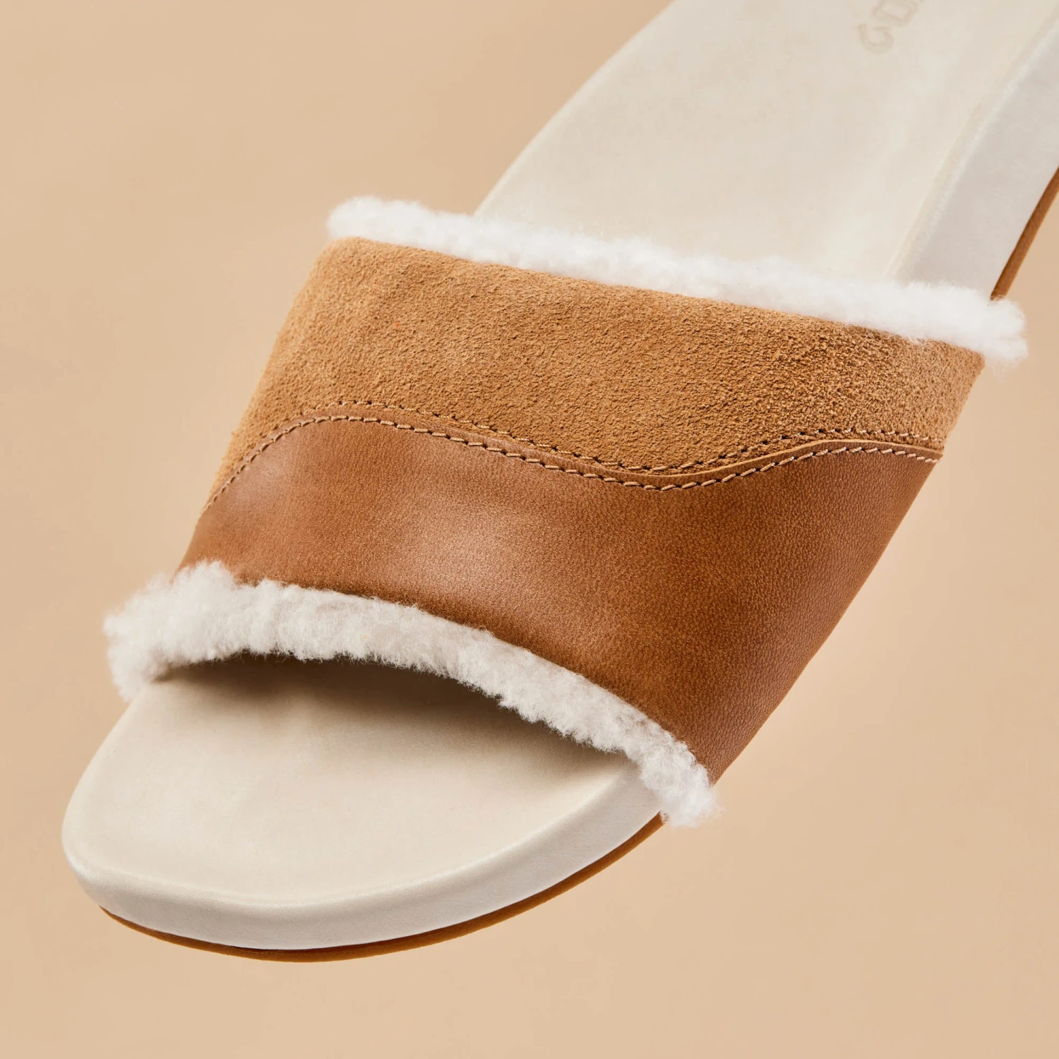 OluKai Hō‘ala Slide - Tan / Puka 5 OluKai Hō‘ala Slide - Tan / Puka - Image 3