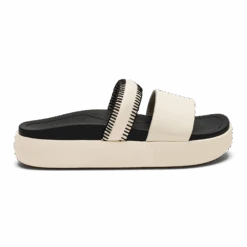 OluKai Pae - White Sand / Lava Rock