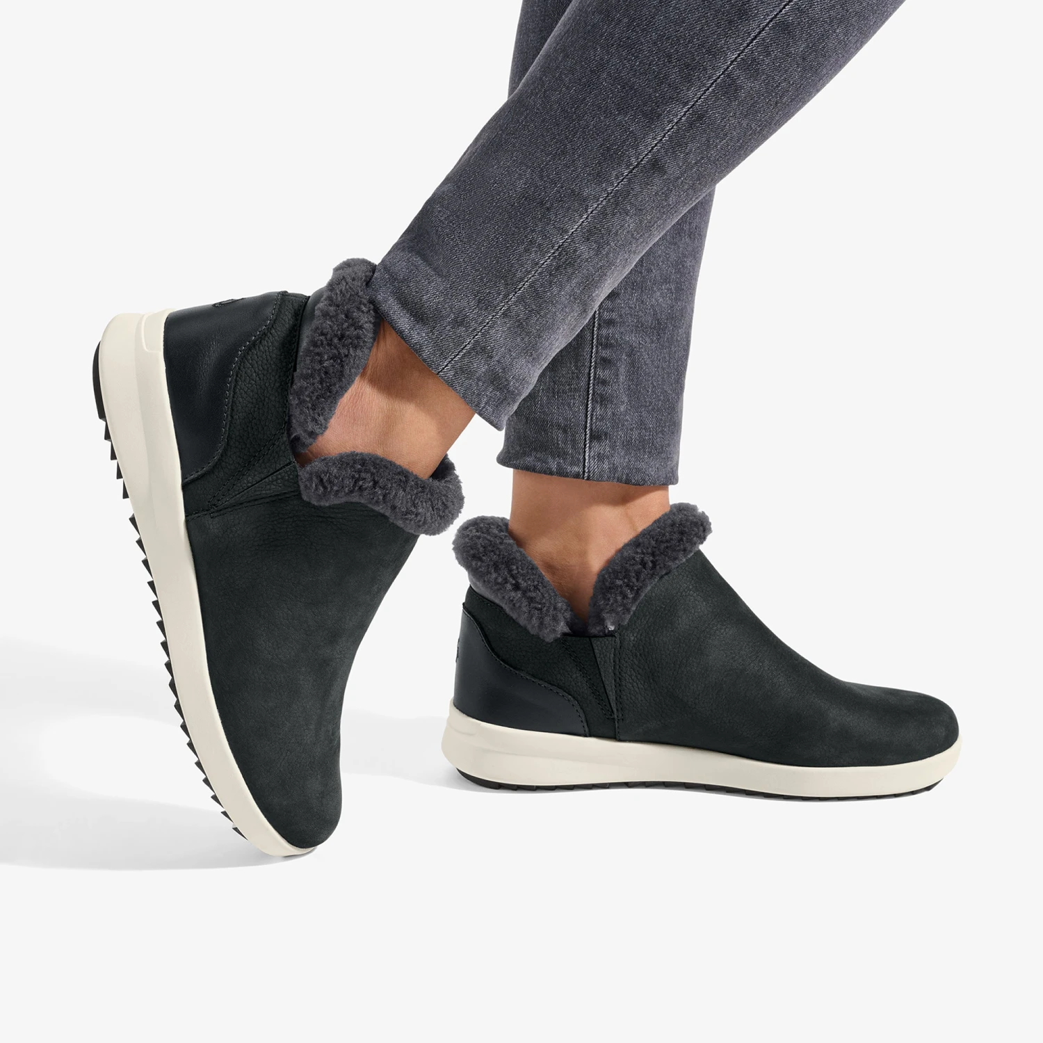 OluKai Kāmau-Lava Rock 4 OluKai Kāmau-Lava Rock - Image 2