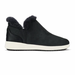 OluKai Kāmau-Lava Rock