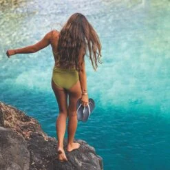 OluKai Ho‘ōpio - White / Onyx 10 OluKai Ho‘ōpio - White / Onyx -Urban Sneaker Hub Ho opio White galleryimage 02 55378151 1580 4db1 9c4e adefb367391a