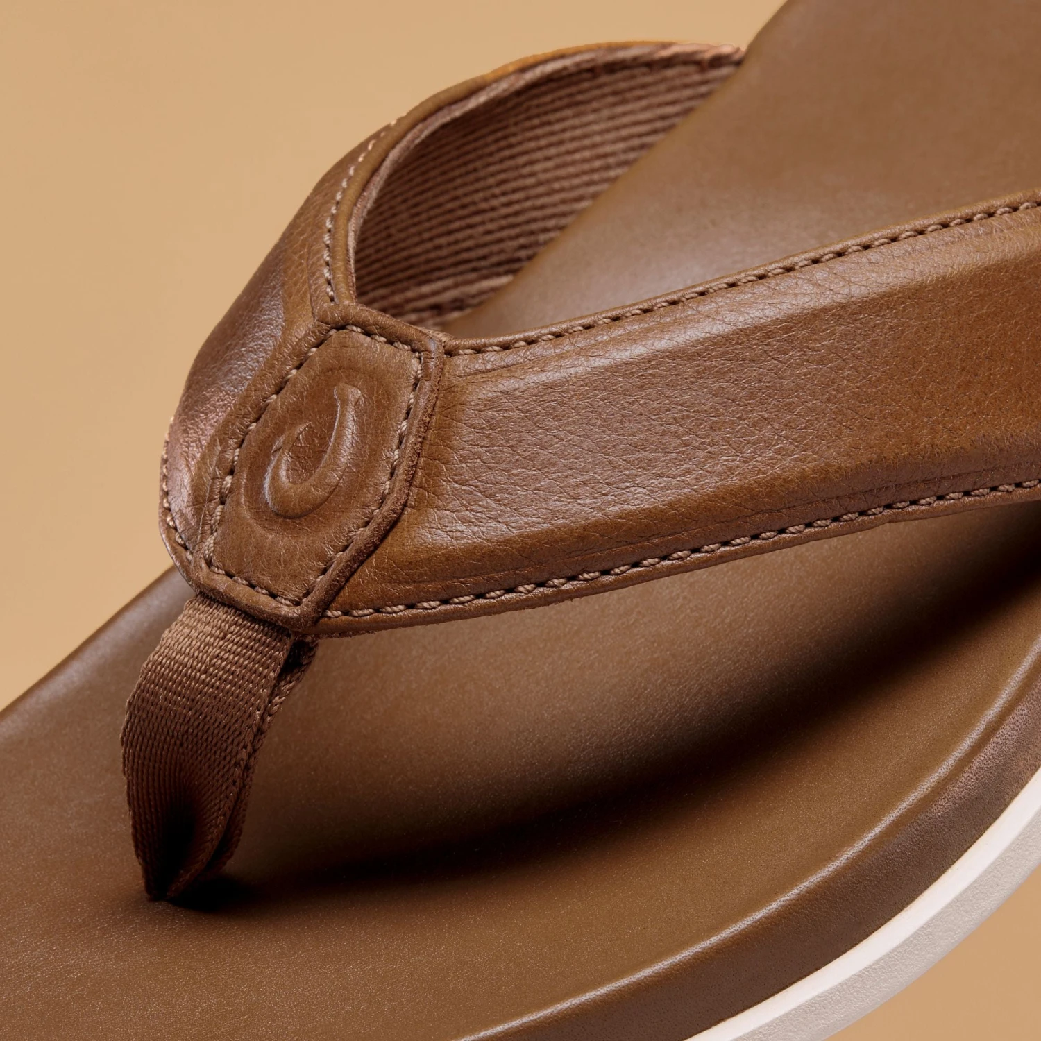 OluKai ‘Ōlali - Almond 4 OluKai ‘Ōlali - Almond - Image 2